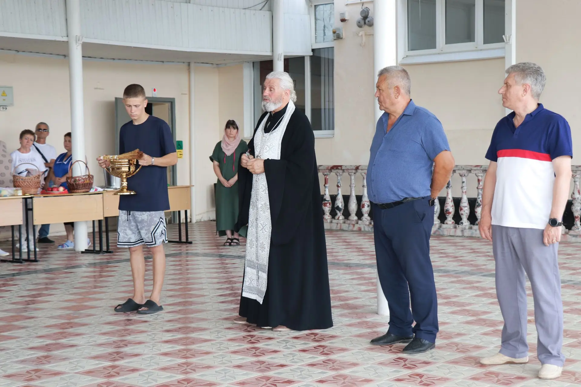 🎉 Сегодня, в День Преображения Господня, в нашей школе был особенный гость!