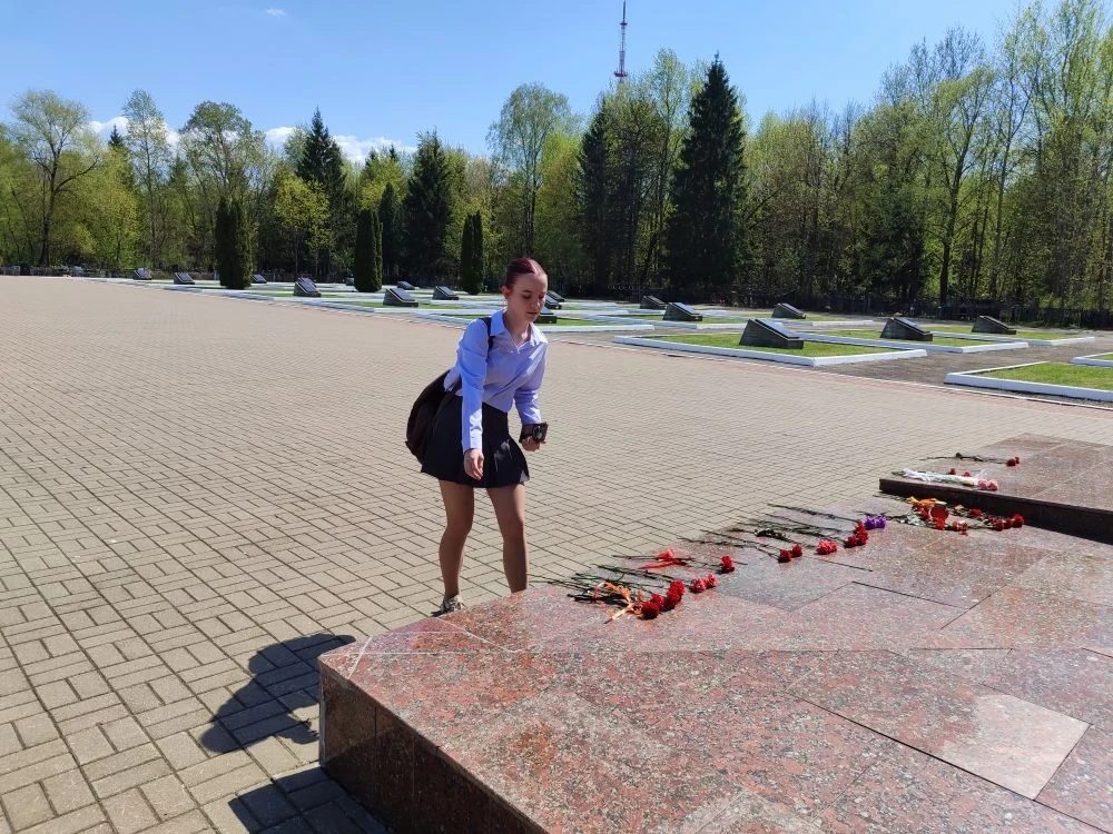 🕯️ В 7-Б классе   классный час прошёл там, где уроки не заканчиваются никогда.   В преддверии 9 Мая 