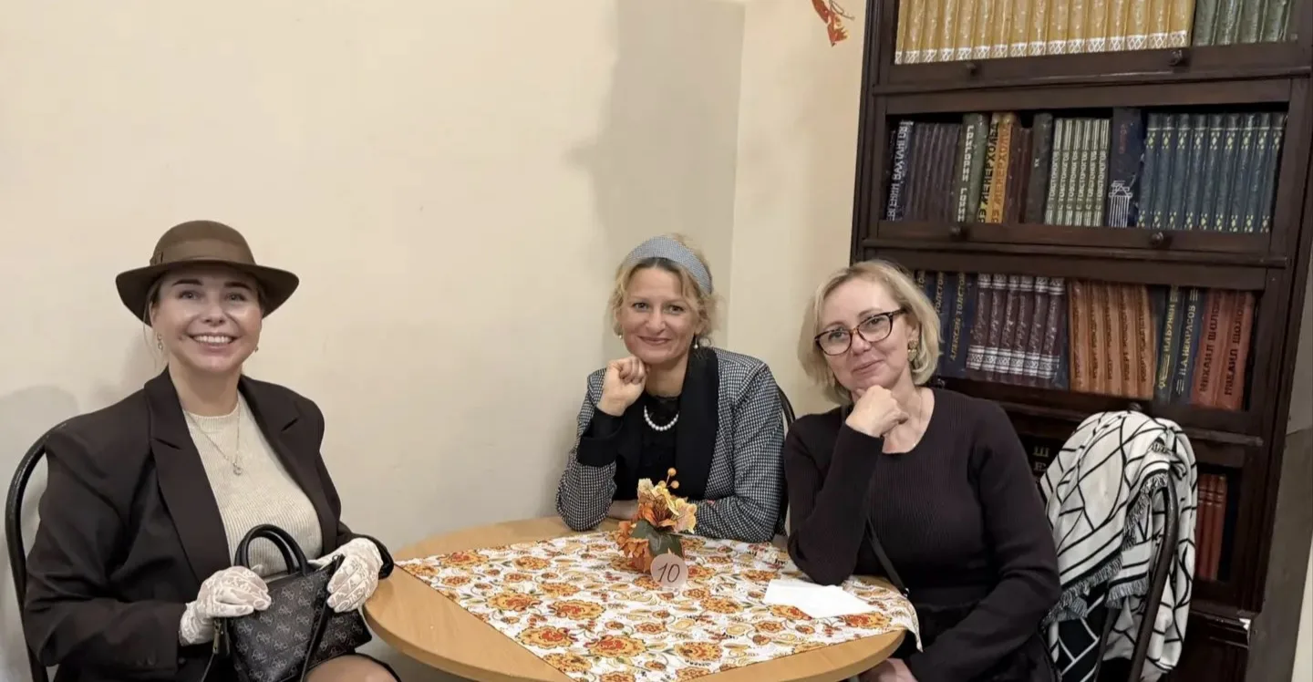 Вчера была на спектакле про Фаину Раневскую — и до сих пор будто искринки в воздухе лет...