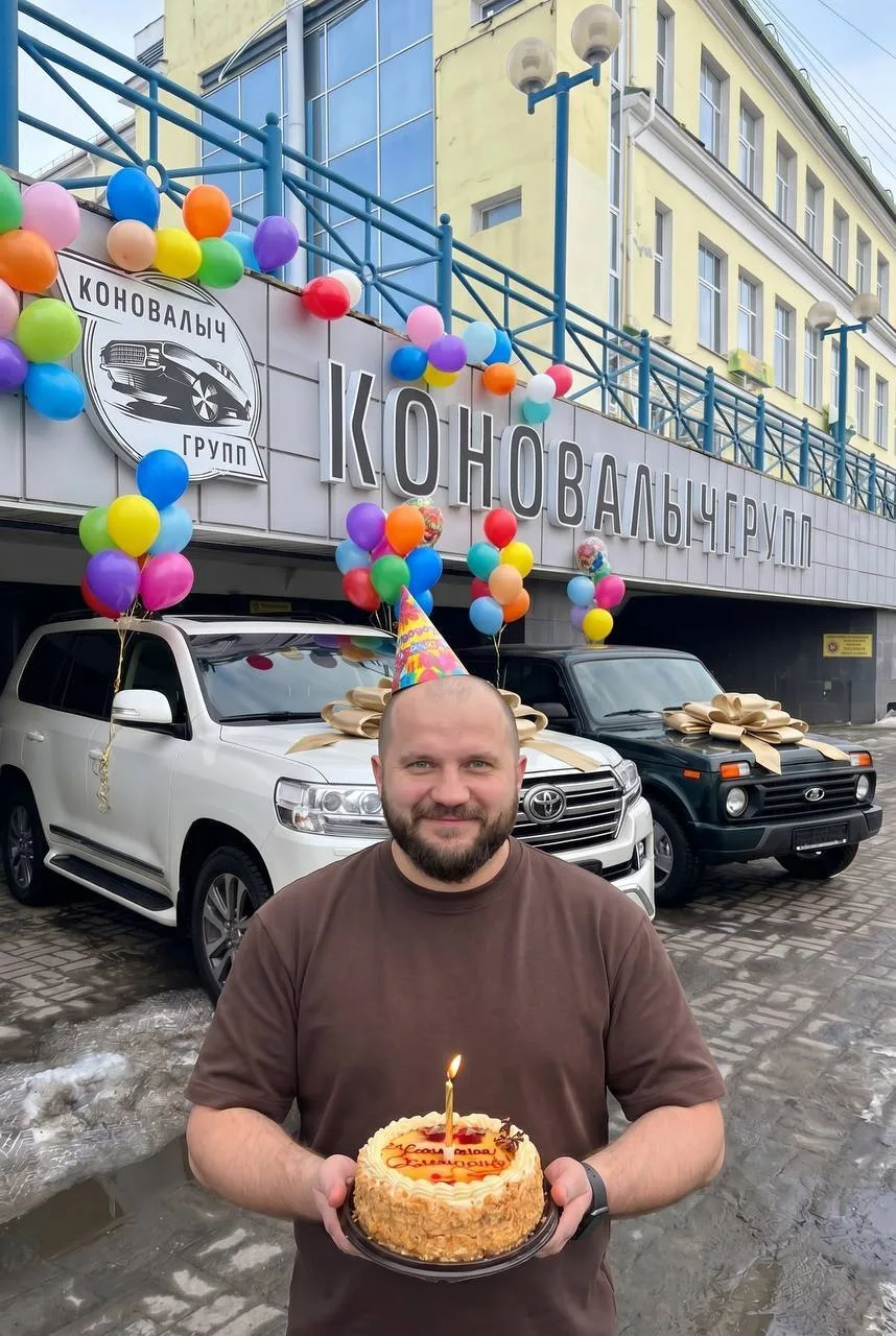 Редкий кейс.  День рождения у человека, которому обычно пишут: «найди мне что-нибудь нормальное».  С