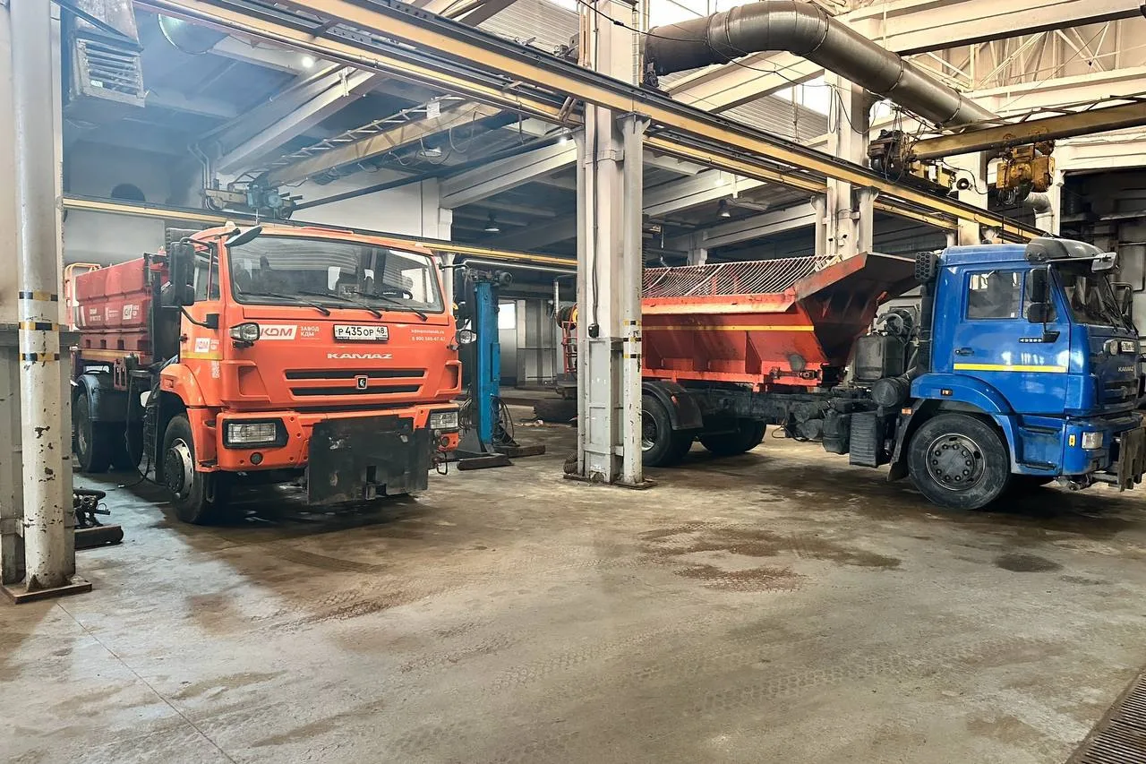 🚜🍂Пока на улице еще осень, специалисты управления благоустройства Липецка уже вовсю г...