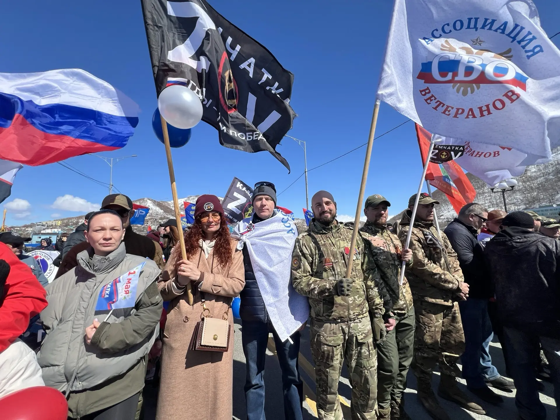 Камчатка отмечает Первомай!  С удовольствием присоединился к колонне праздничной демонстрации вместе