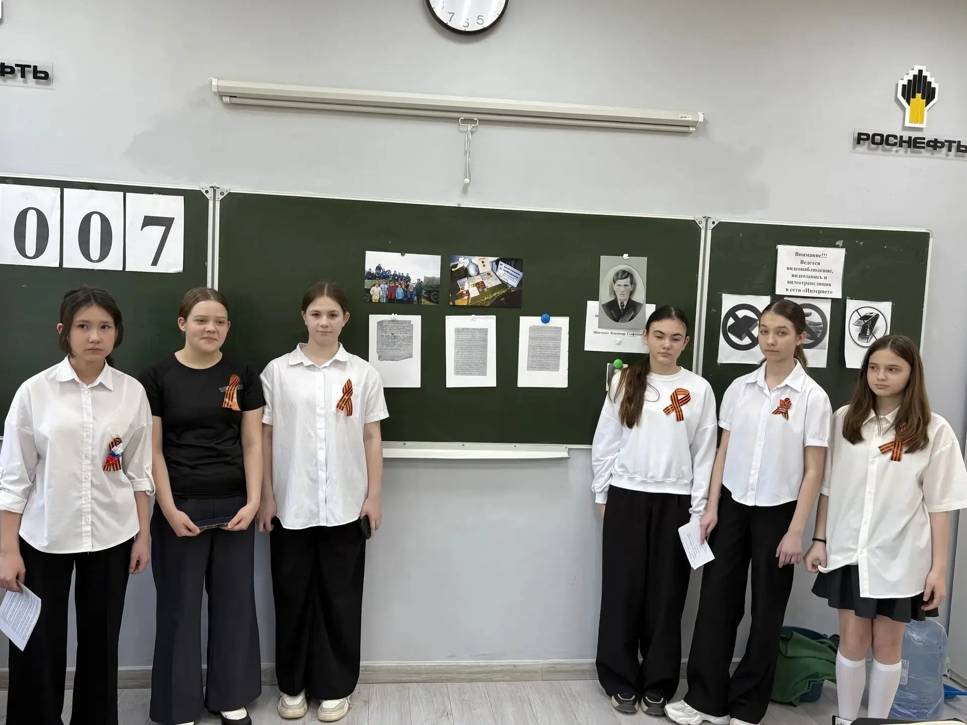 🎨 В преддверии Дня Победы наши ребята с большим старанием и теплом создавали красочные рисунки и тро