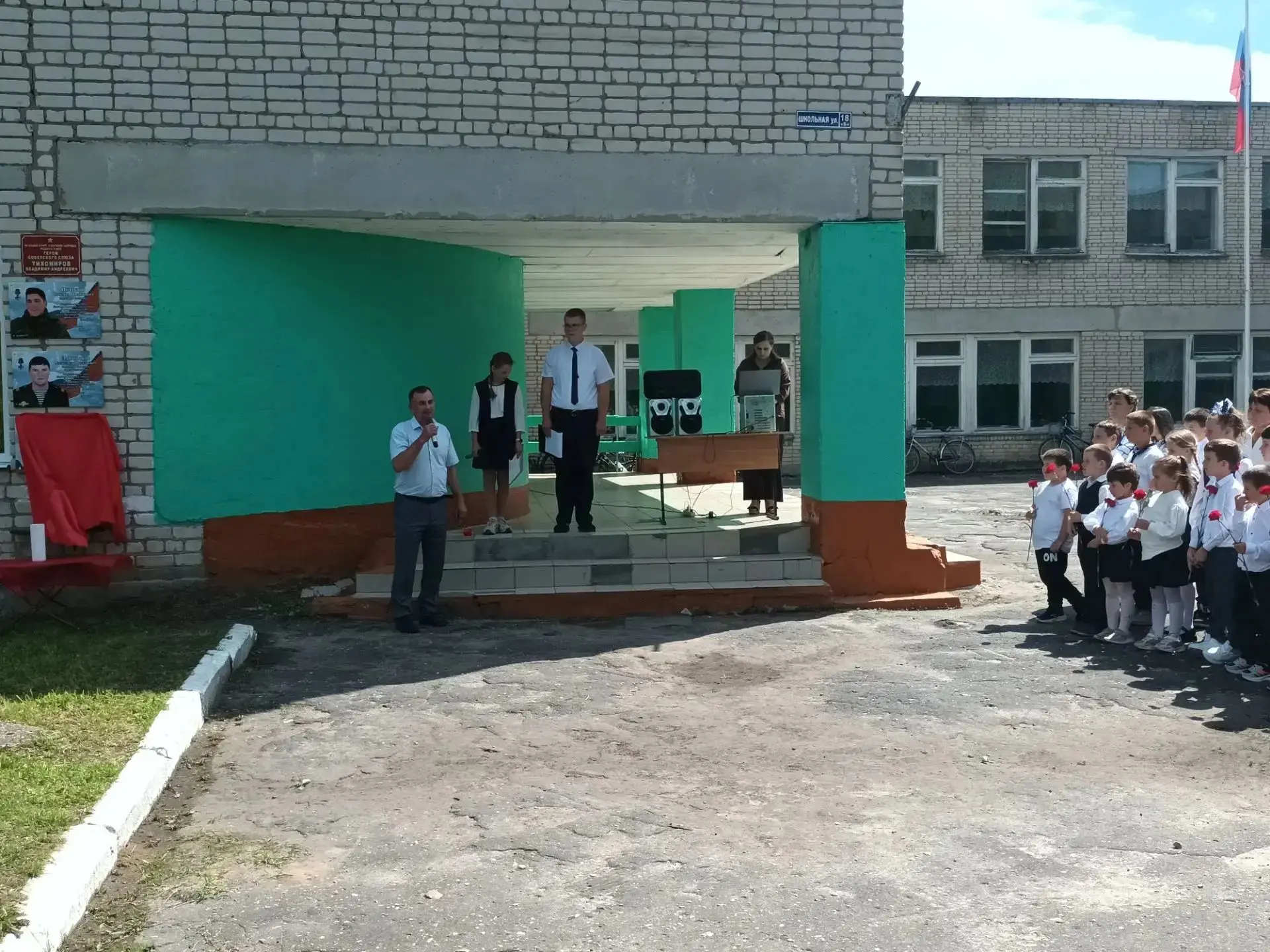 Депутат Совета народных депутатов Меленковского муниципального округа А.Ю. Деменьтьев в...