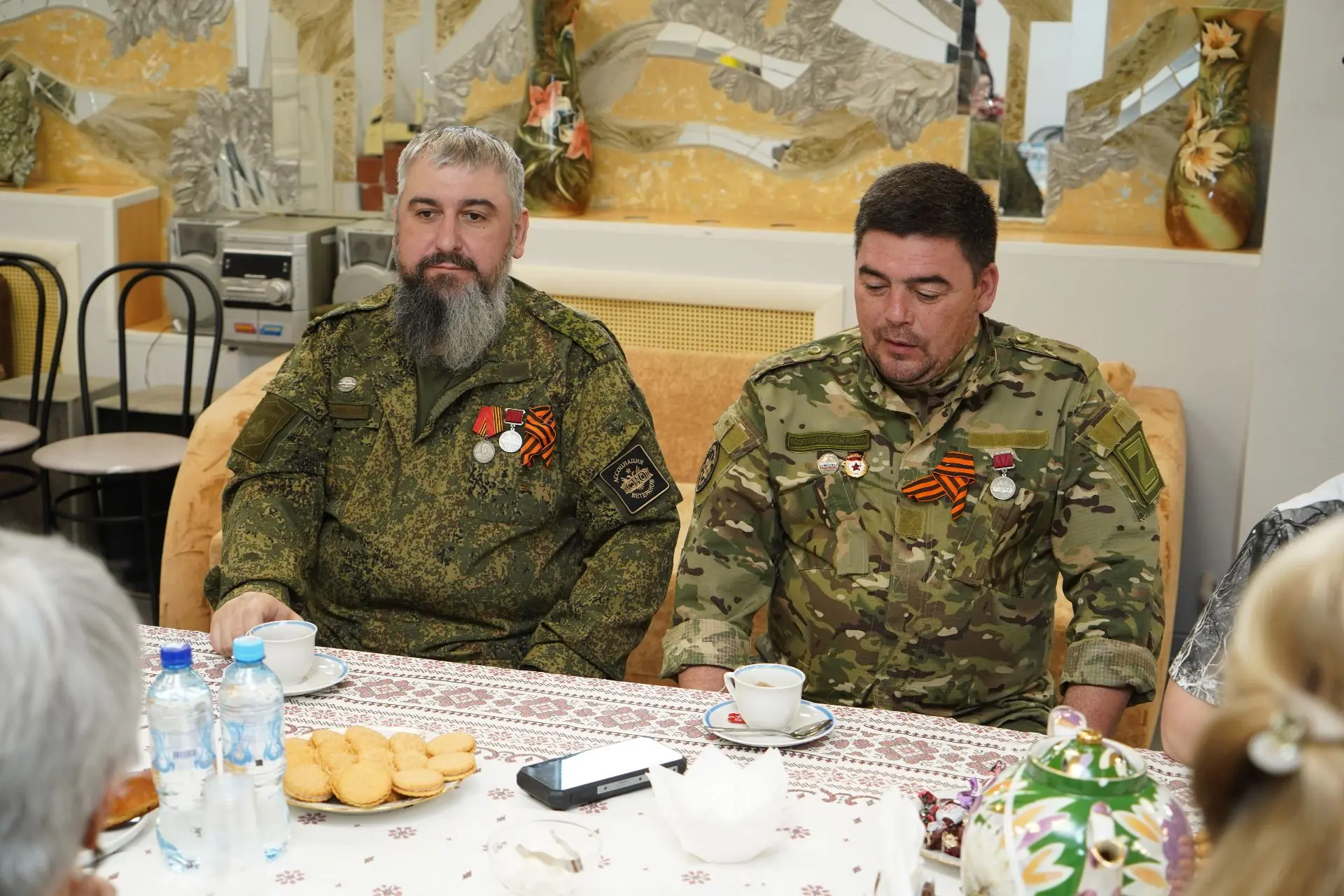 С героями за чашкой чая: Галина Николаевна Скударёва, ректор ГГТУ, провела встречу с ветеранами СВО,