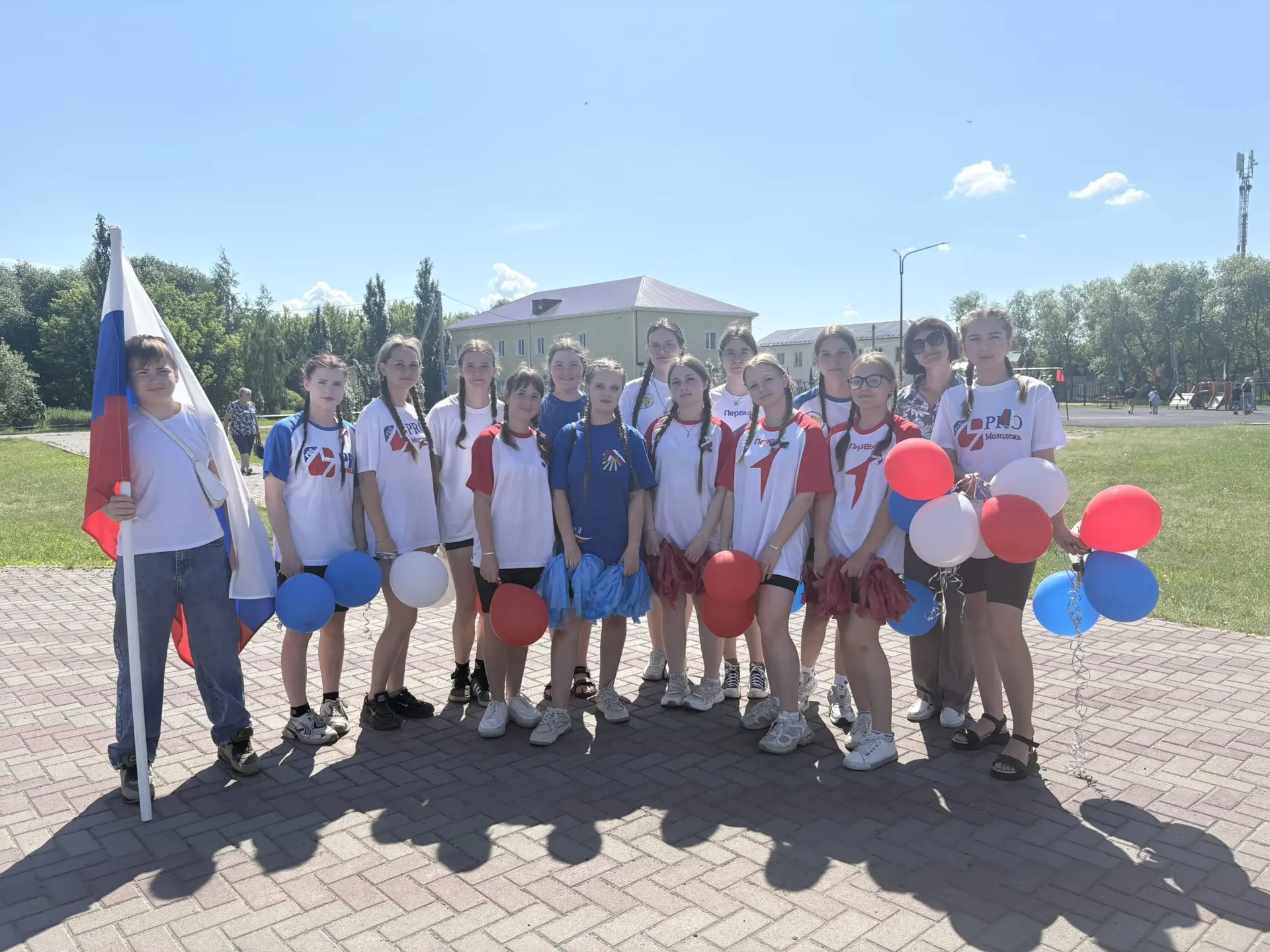 С Днём России! 🇷🇺

В этот особенный день волонтёрский отряд «PROМолодёжь» и участники Движения Пер