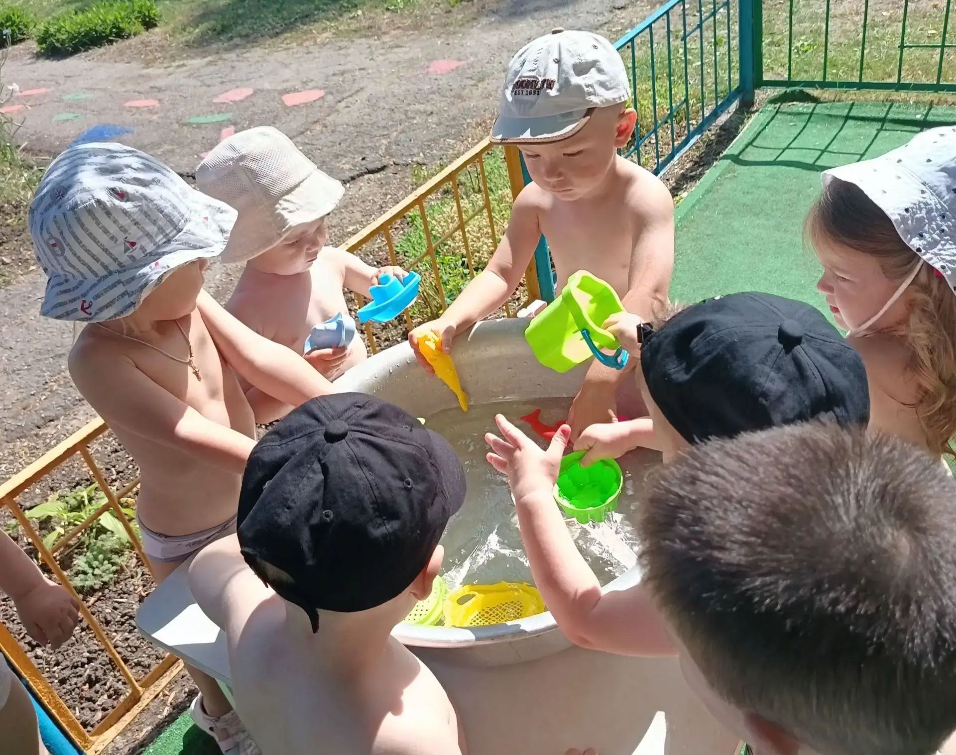 🎉 Прогулка с пользой и радостью: игры на свежем воздухе в группе «Аистёнок»! 🎉

Свежий воздух — лу