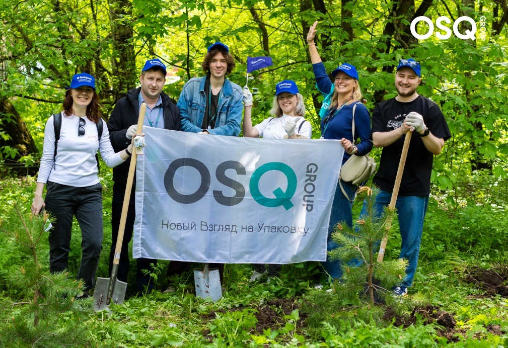 🌱 30 деревьев в подарок парку: как OSQGroup и «RosUpack» отметили юбилей выставки делом!