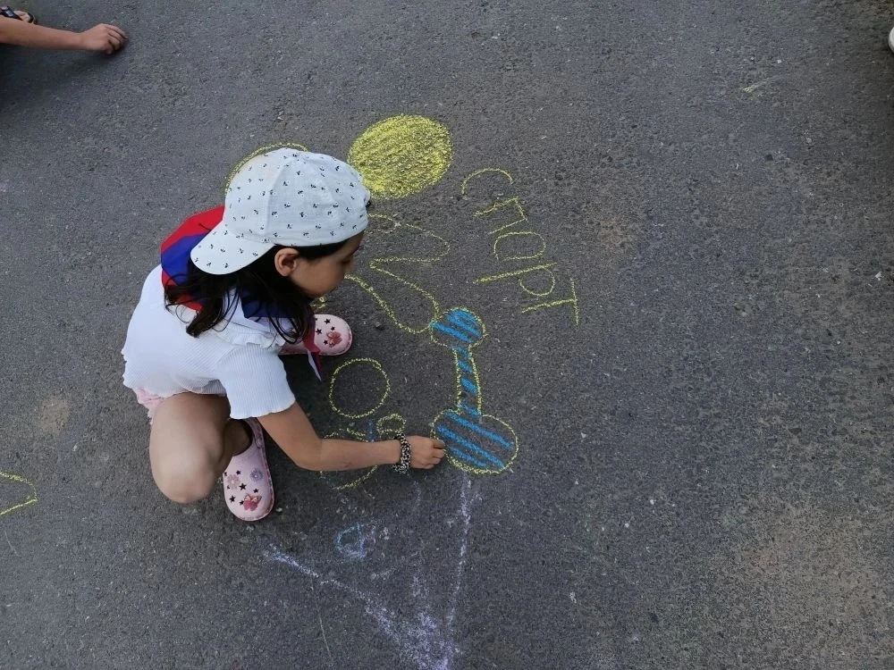 🎨 В нашем пришкольном лагере продолжаются мероприятия антинаркотического месячника. Сегодня юные ху