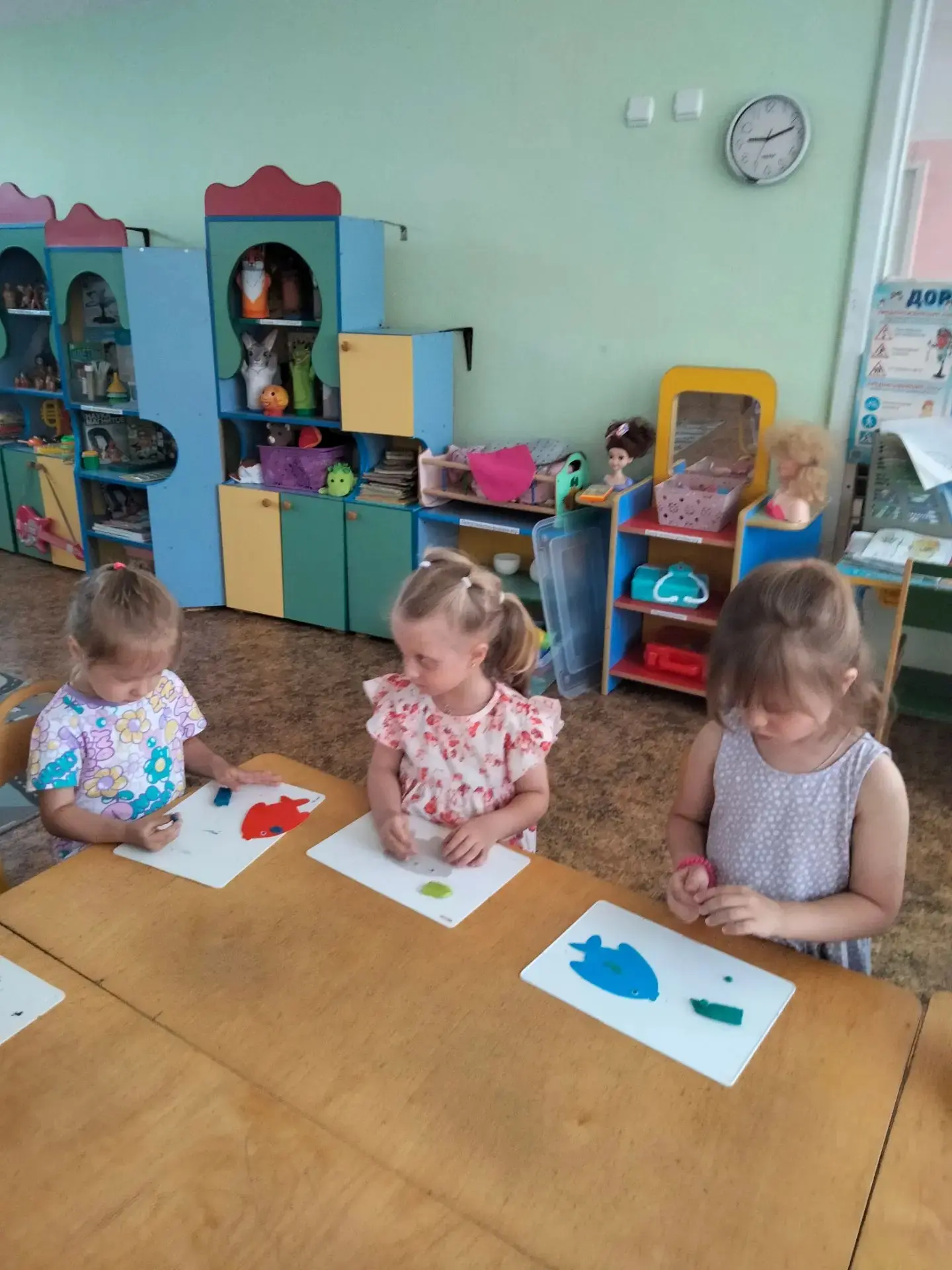 Дошкольное отделение : детский сад 🏡 "Сказка"
Лепка в младшей группе Чипполино на тему "Рыбка". Цел