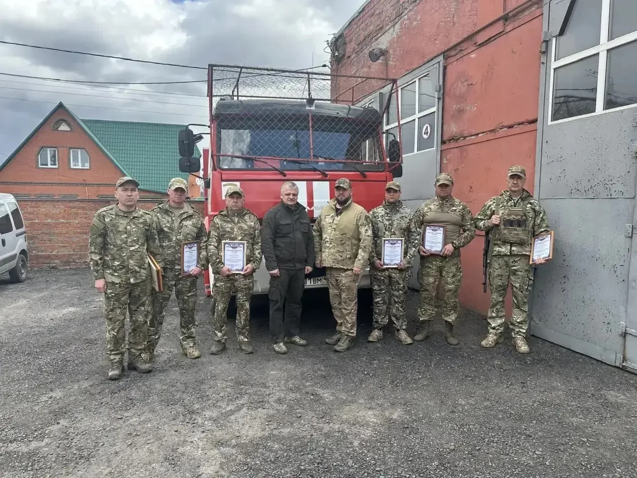 В День пожарной охраны в пожарно-спасательной части города Льгова прошло торжественное ...