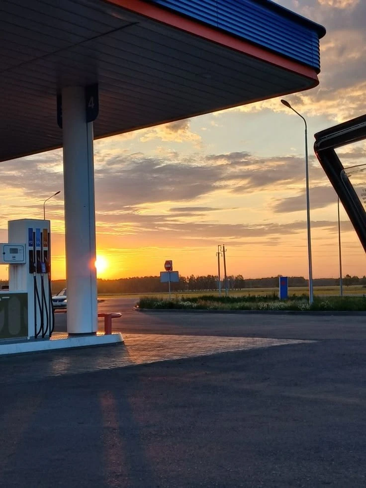 Всем полных баков и не только..