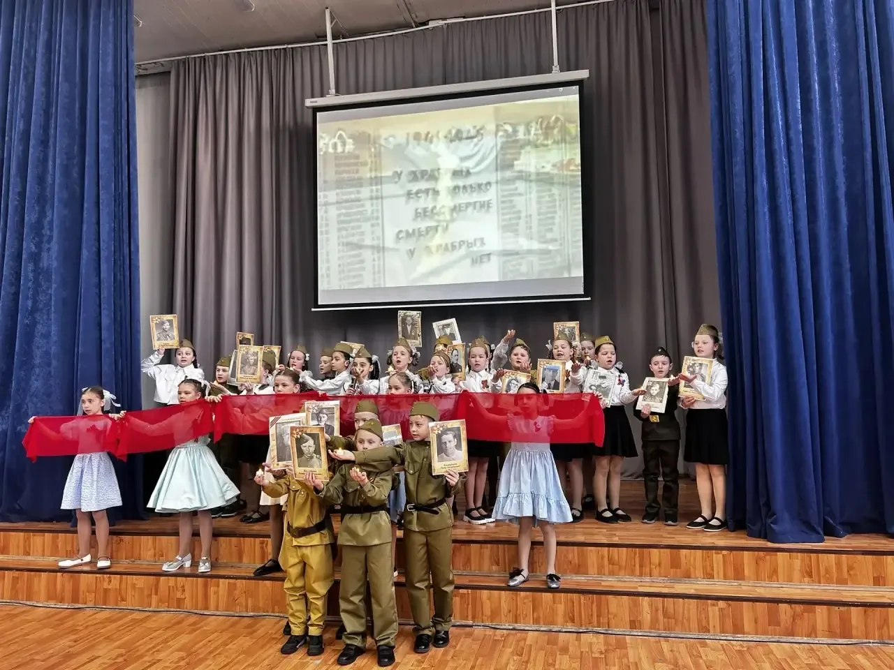 📸✨ Делимся яркими моментами конкурса военно-патриотической песни «Голос памяти»  Эти фотографии пере