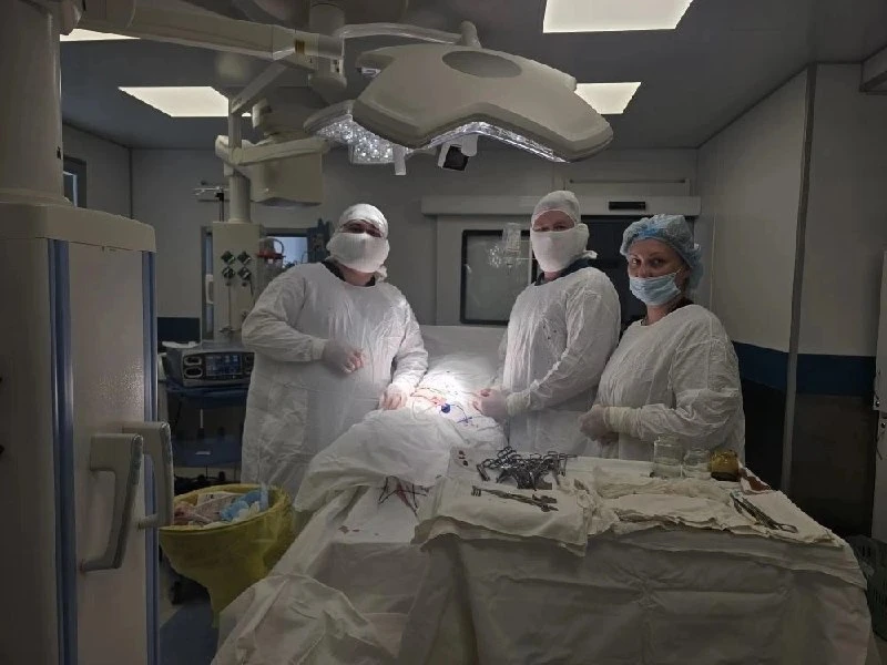 🏥 50 минут между поступлением и спасением ноги

В больнице имени Фишера врачи экстренно спасли 49-л