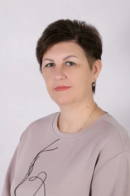 Сегодня мы провожаем на заслуженный отдых воспитателя с большим стажем работы, нашу ува...