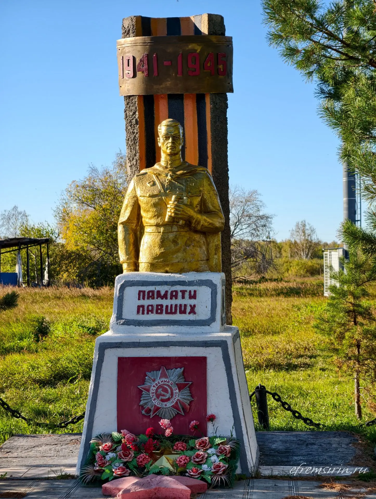 Молебен, трапеза, подарочки и фрагмент песни "Нам нужна одна победа".