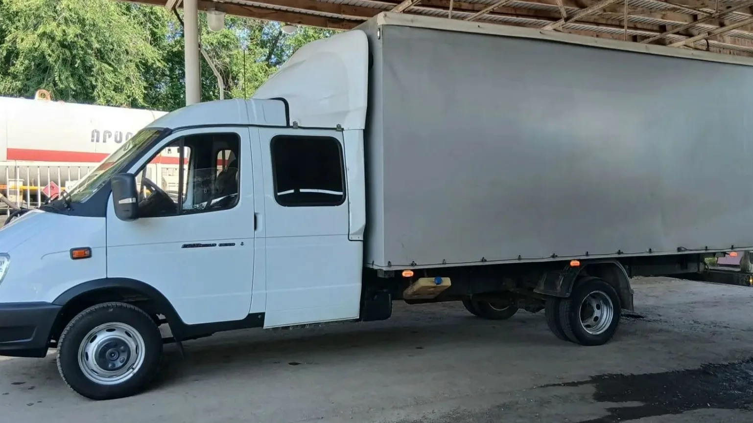 Продаётся газель "Фермер" 2023 года.   Кузов 5.30м. Цена 1800 000. Все вопросы по телеф...
