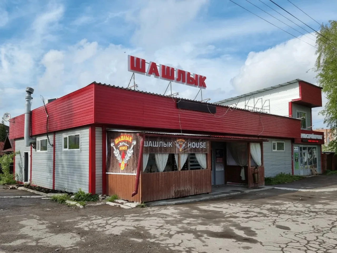 🍢 Шашлычную «Шашлык House» в Индустриальном закрыли из-за антисанитарии. В отношении владельца бизн