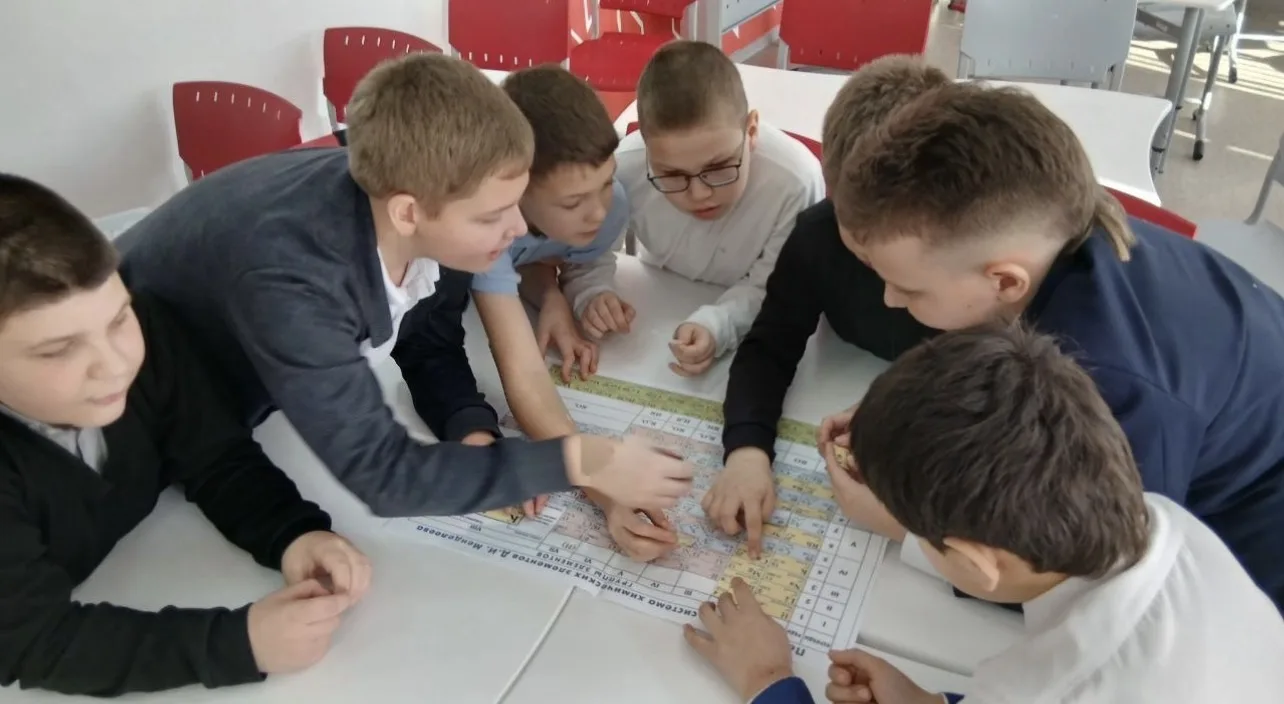 Я, ТЫ, ОН, ОНА - ВМЕСТЕ ЦЕЛАЯ СТРАНА 🇷🇺  🧬Пятиклассники учебного корпуса №1 имени Героя России А.В. 