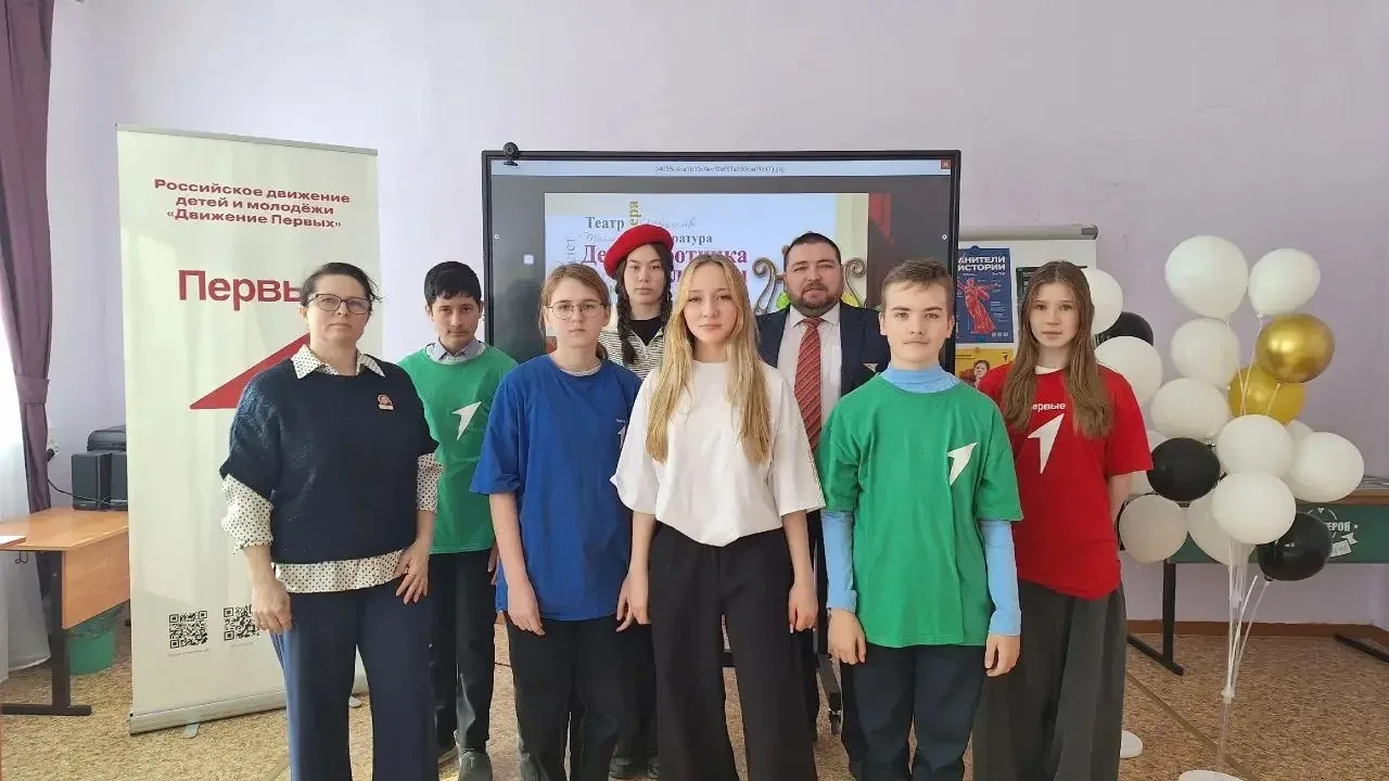 В профессиональный праздник, День работника культуры России, советники директоров по воспитанию вмес