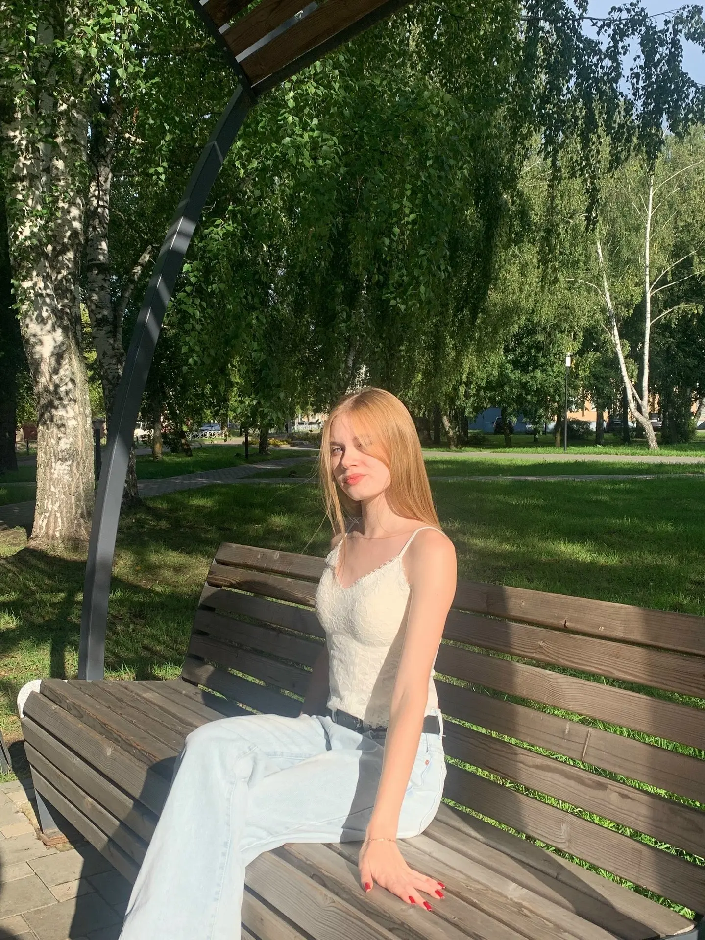 Выпускница Арина Пестряева за ЕГЭ по физике и русскому получила 200 баллов

И она не одна в числе лу