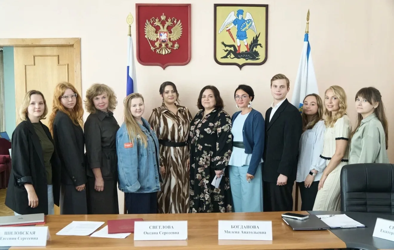 На площадке Архангельского Дома народного творчества состоялся круглый стол при участие...