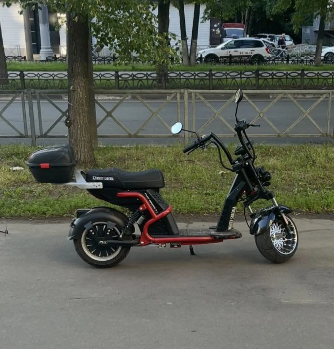 Очень люблю фрукты 

Дома закончились. Поэтому зашел в ларек рядом. У нас прекрасный продавец Анна. 