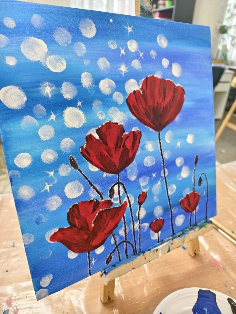 🎨✨ Новый мастер-класс в студии нашего Дворца культуры собрал настоящих любителей живописи! 🌊🌺 Уча