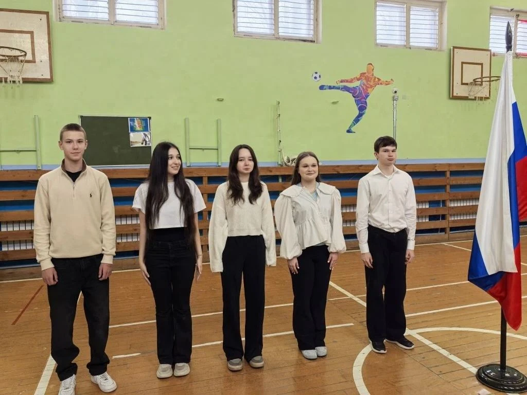 🇷🇺✨ Новая неделя — с уважением к традициям и памятью о великом прошлом  Несмотря на переменчивую пог