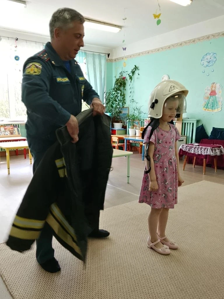 💥 15 мая в гостях у воспитанников второй младшей и средней групп был заместитель начал...