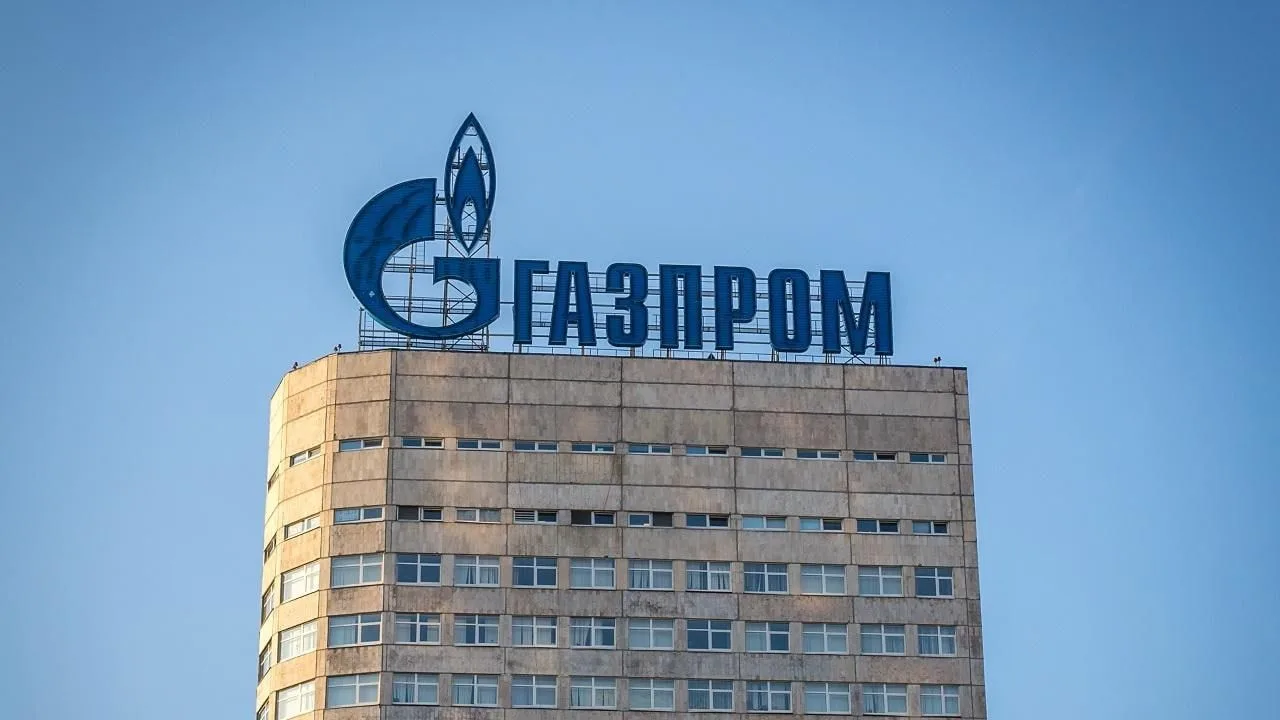 "Газпром" заработал больше, но потерял на курсе.