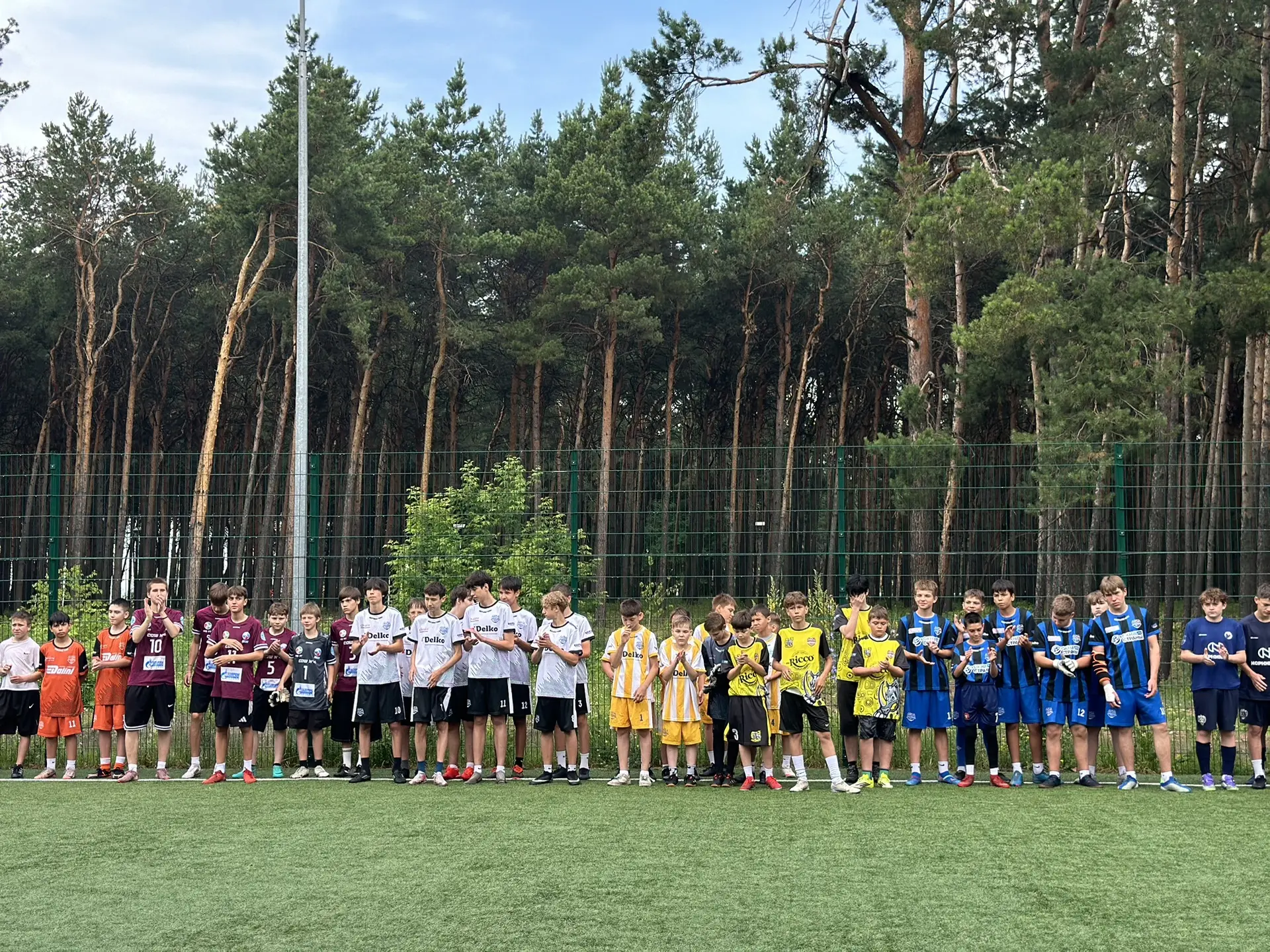 ⚽️💪В Комсомольском районе стартовали игры на Кубок главы администрации

За звание победителя развер