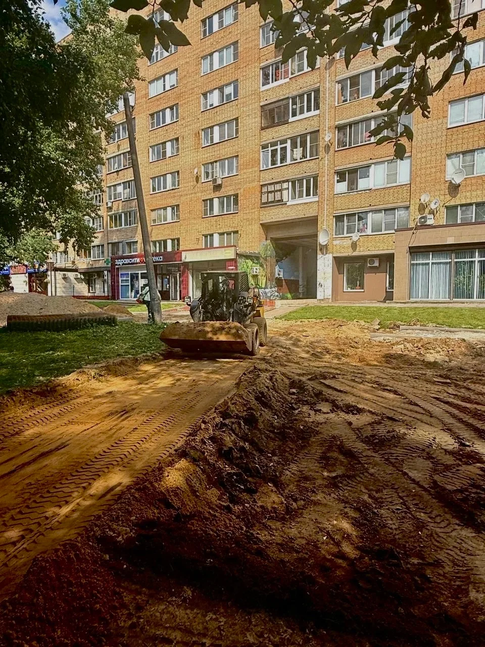 Новые уютные зоны тихого отдыха, детские малые архитектурные формы и скандинавские горки из экологич