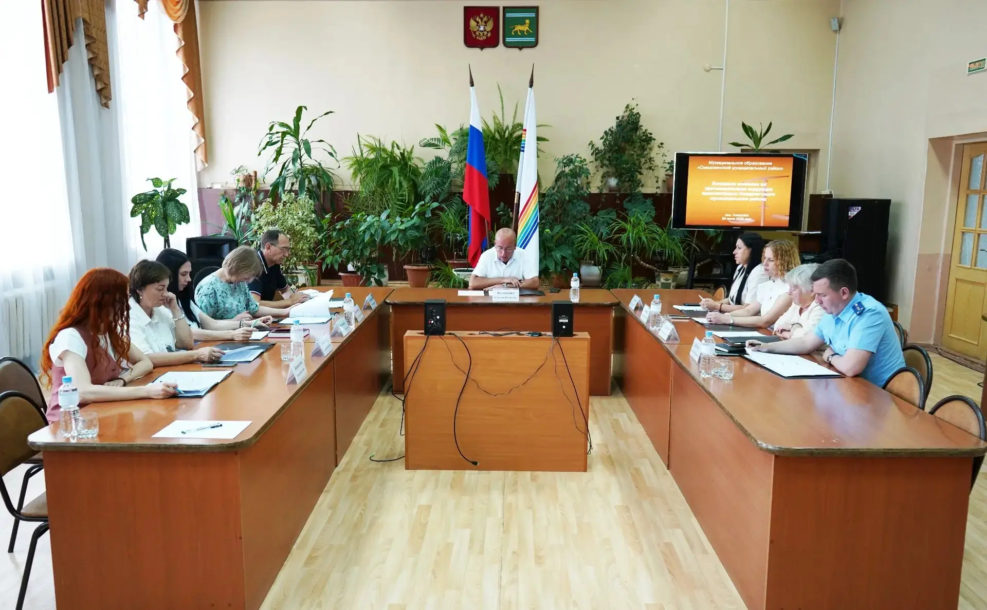 💬 В Смидовичском районе обсудили антикоррупционную повестку и поддержали юных художников

Сегодня в