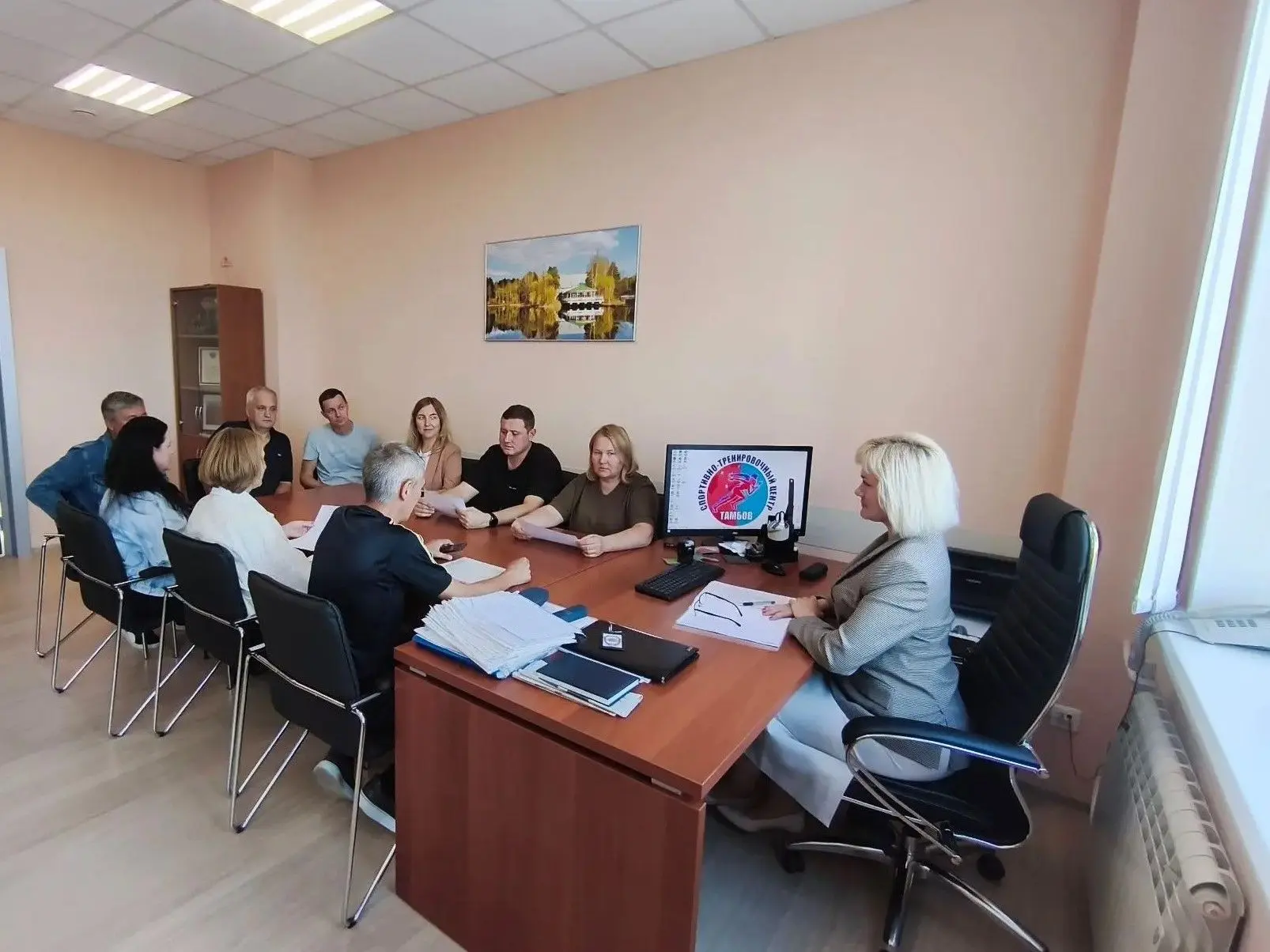 Провели очередное практическое занятие с работниками учреждения по финансовой грамотнос...