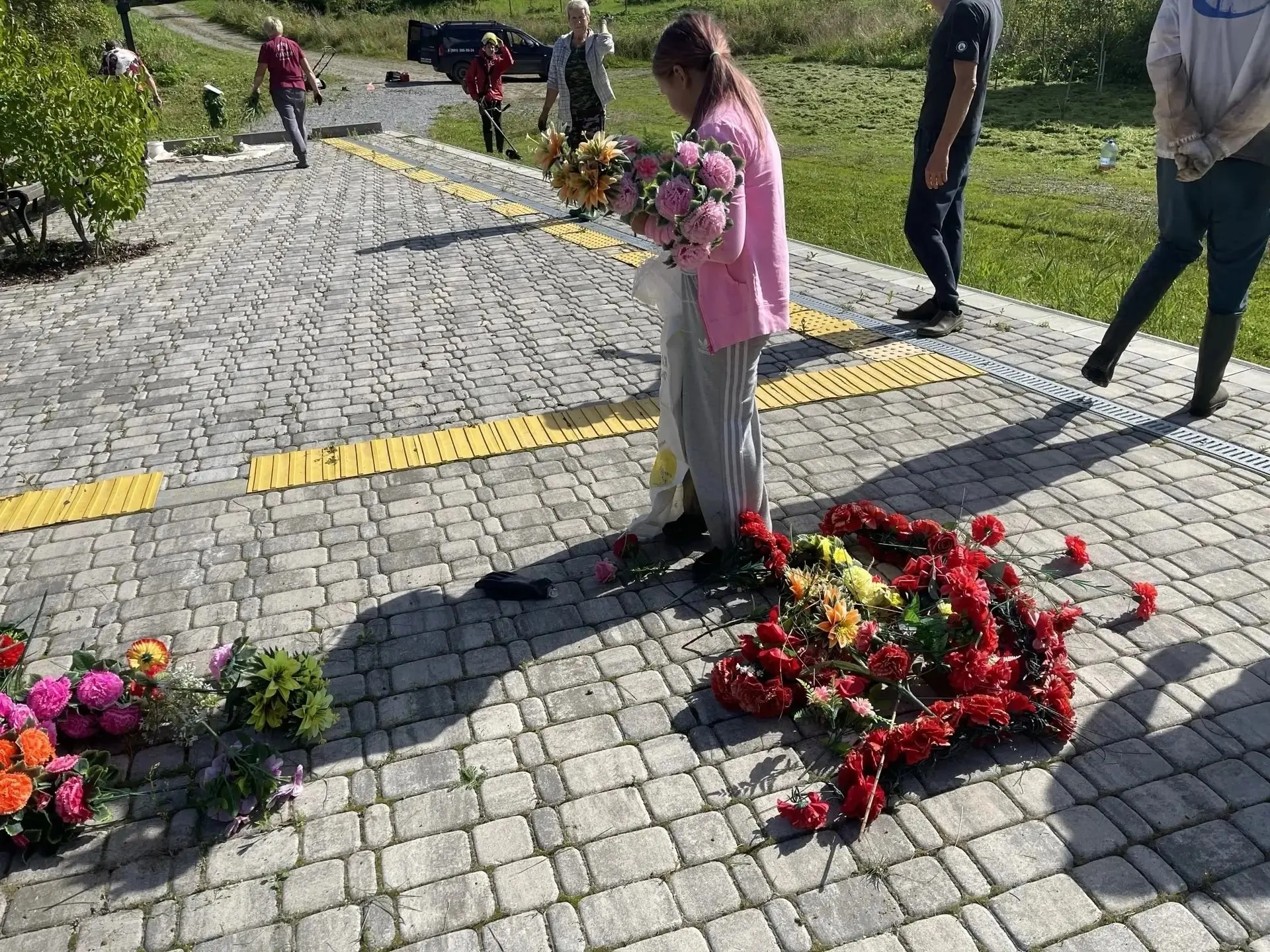 🇷🇺 Добрые дела в Кирково: волонтёры и жители привели в порядок мемориал
