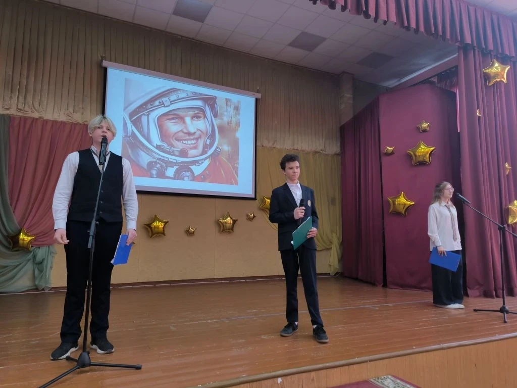 🚀 Сегодня в МАОУ СОШ №10 было по-настоящему космически интересно! 🌟  Для наших самых юных звёздочек 