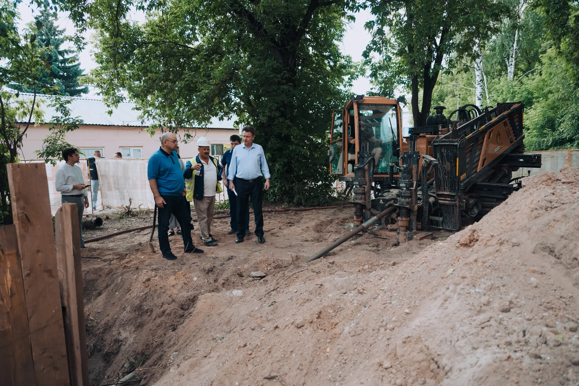 Проверил ход работ по капитальному ремонту сетей водоснабжения в городе ✅

Масштабная модернизация с
