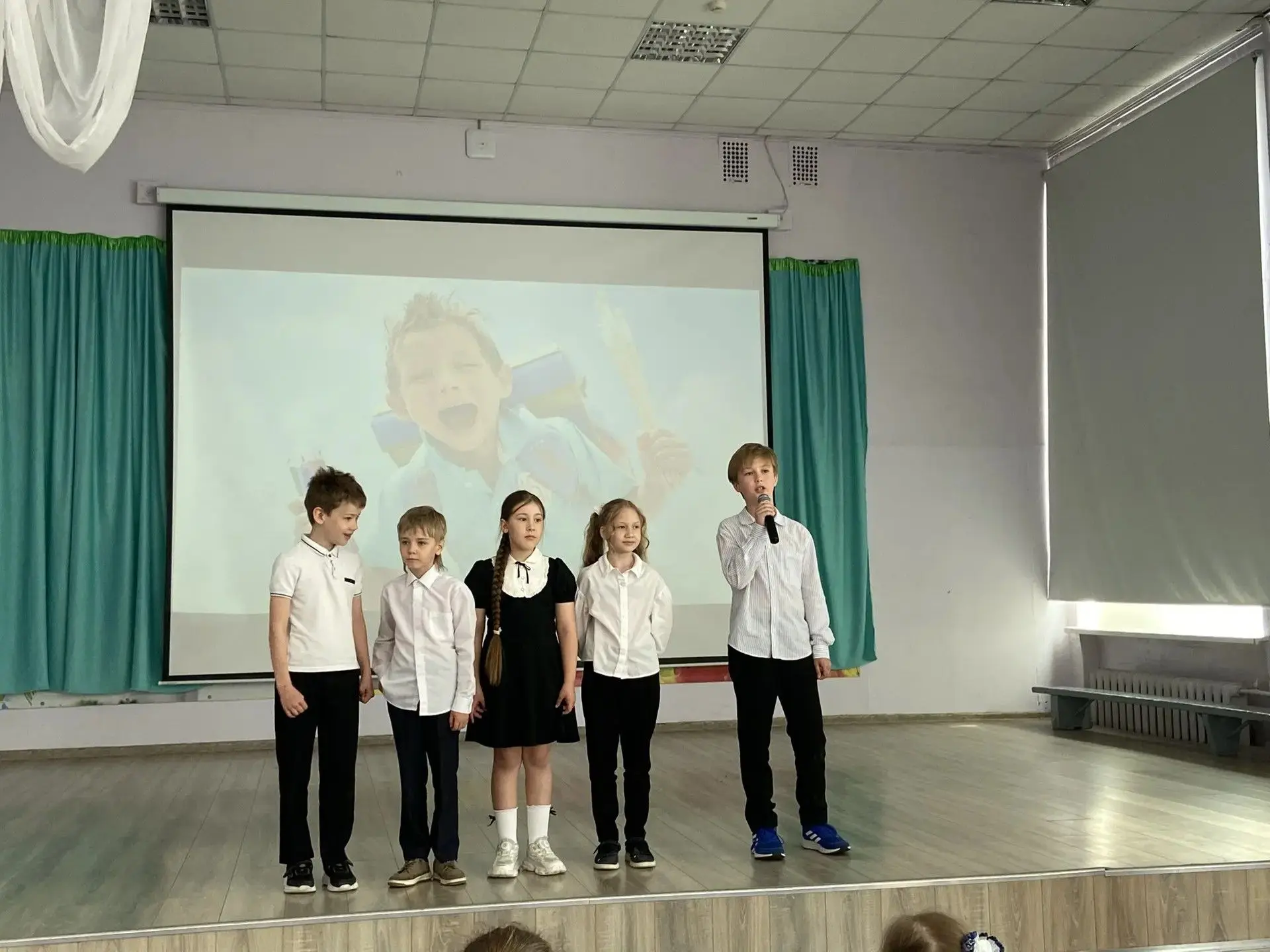 22 мая прошёл праздник «Труд, Творчество, Талант» во 2-х и 3-х классах. Эти праздники завершили учеб