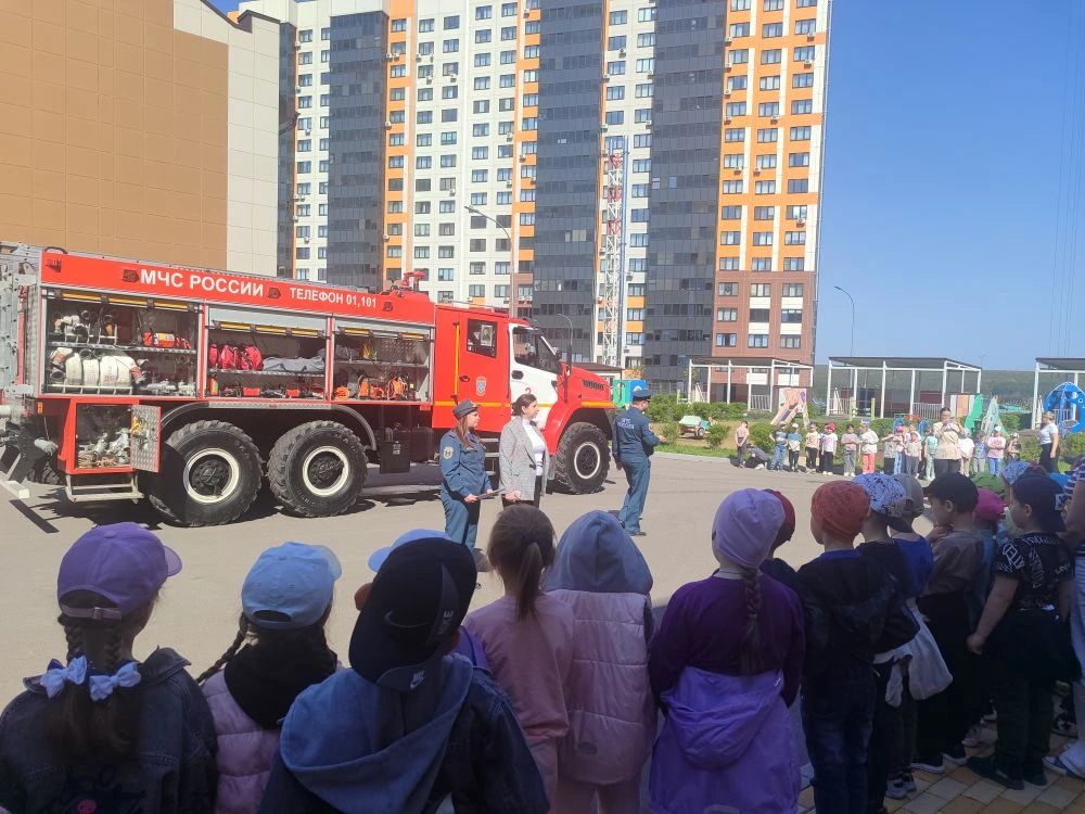 В нашем детском саду в рамках Всероссийского урока безопасности прошла интересная встре...