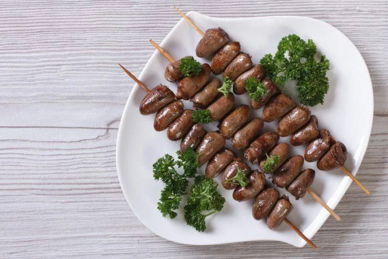 Чем полезны куриные сердечки для организма человека?