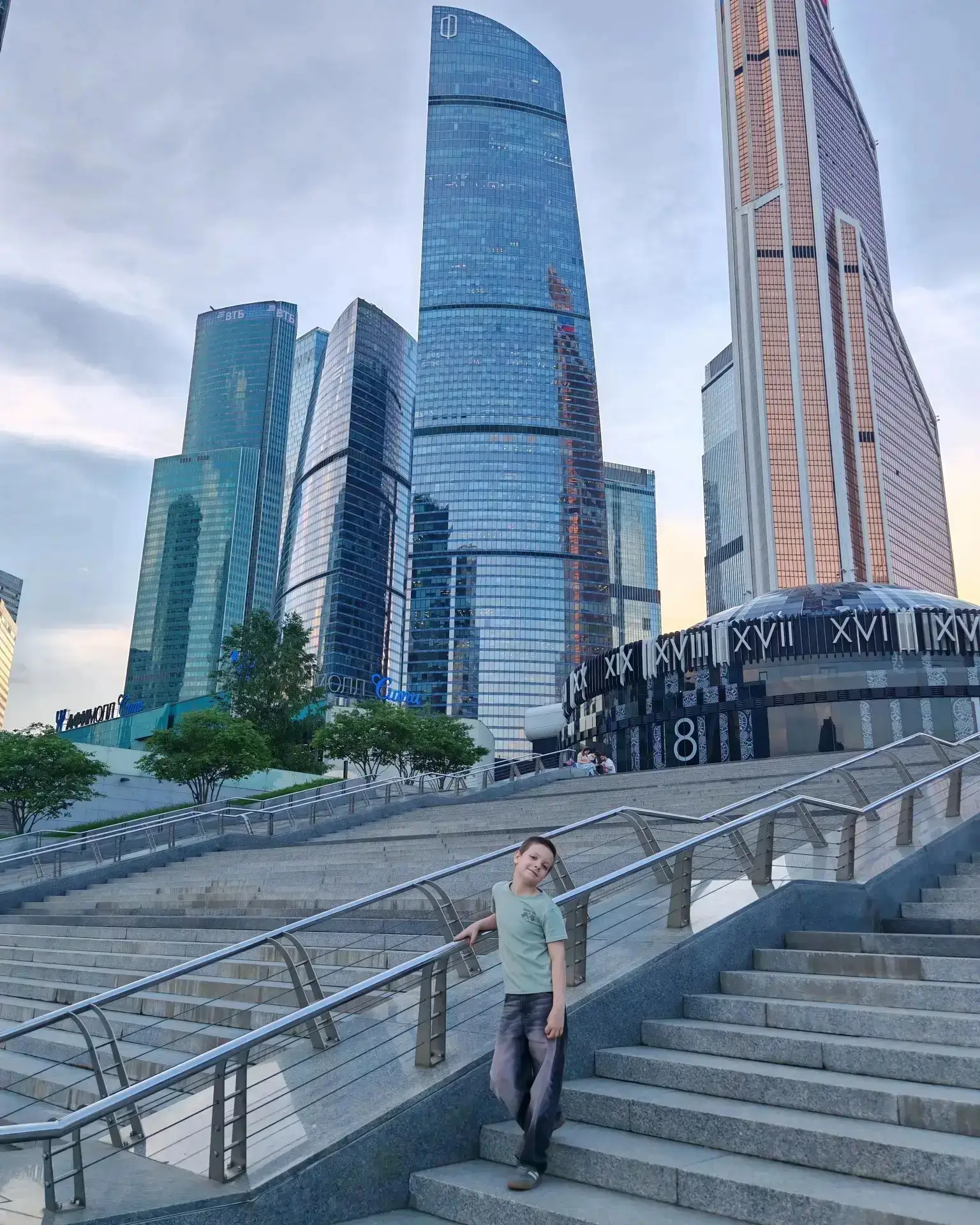 ☀Нескучные каникулы!

Припачкин Артем, ученик 1 Б класса, посетил столицу нашей Родины и узнал много