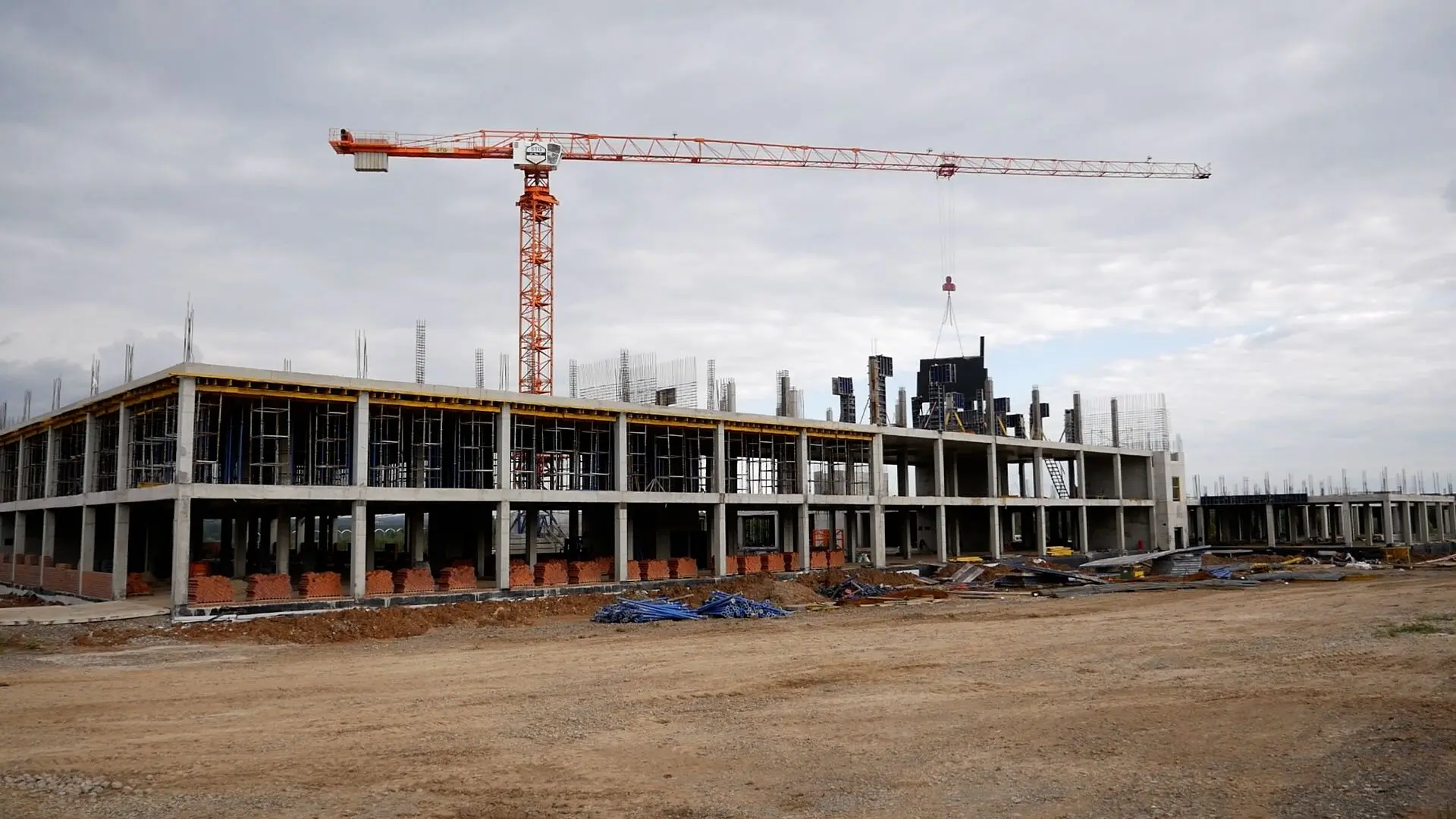 Продолжается строительство двух крупных объектов на Гальянке 🛠