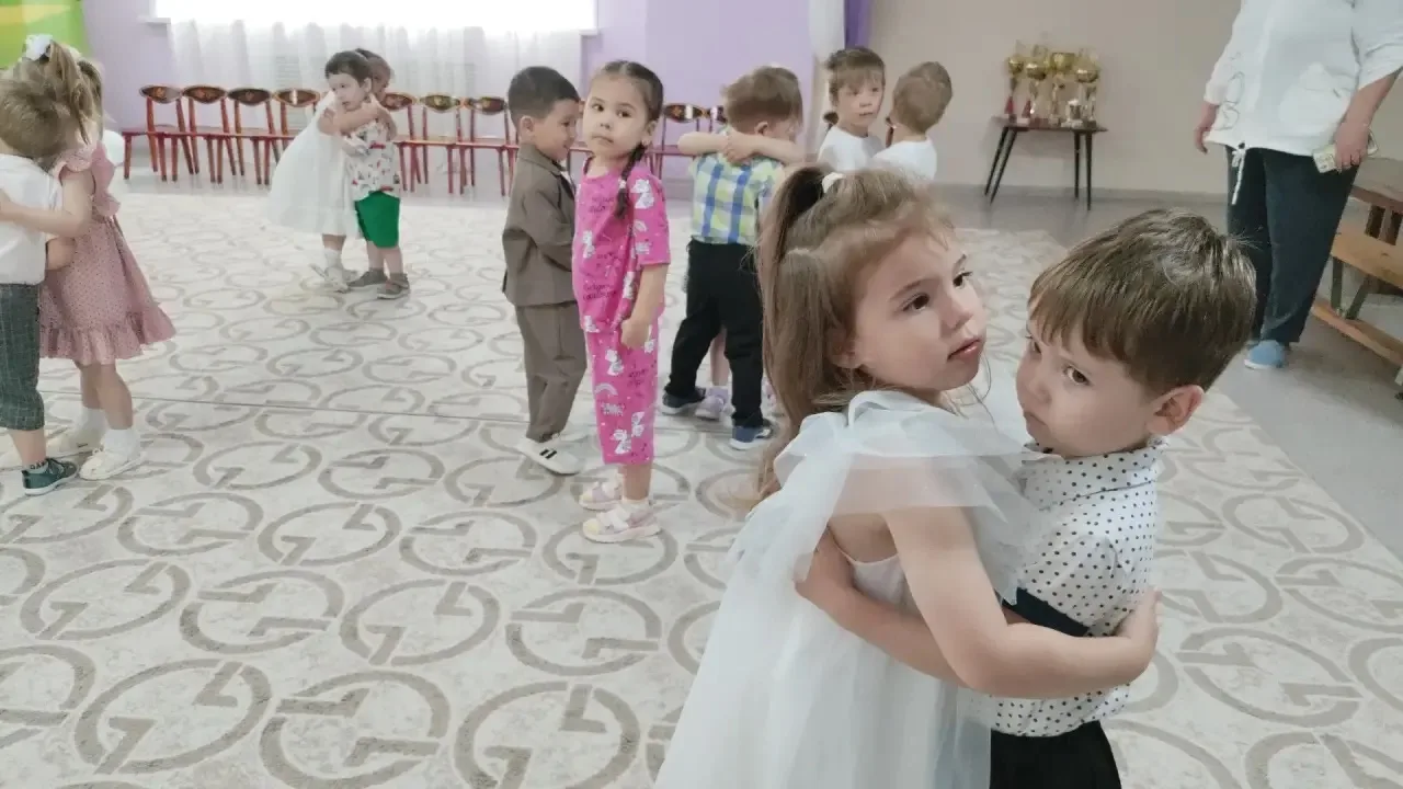 🎉 Выпуск из ясельной группы: первые шаги к новым приключениям! 🎉

 В нашем детском саду особенный 