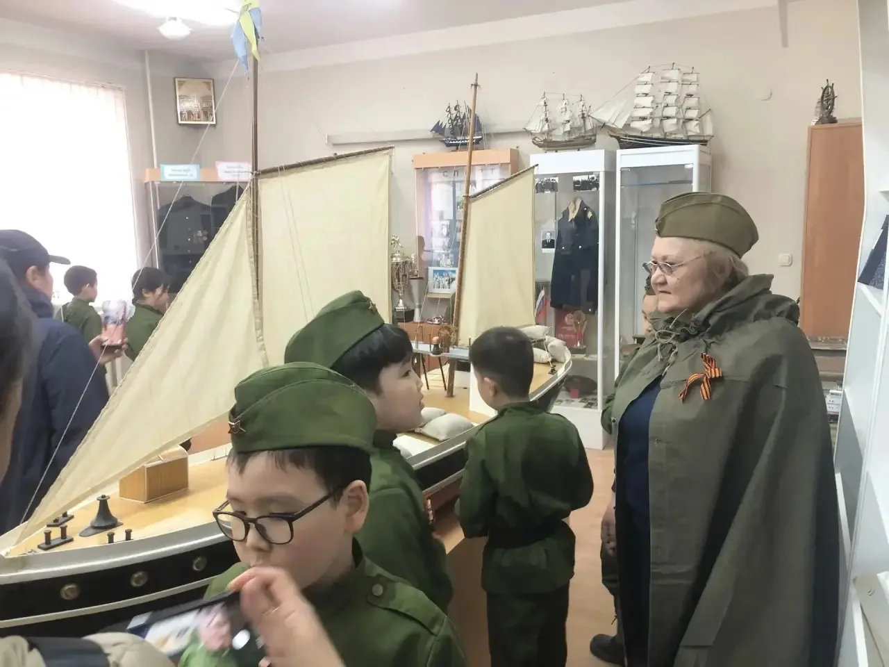 В ПРЕДДВЕРИИ ПРАЗДНИКА ЮНЫЕ ГОСТИ.  Когда мне позвонила незнакомая женщина и представилась учителем 