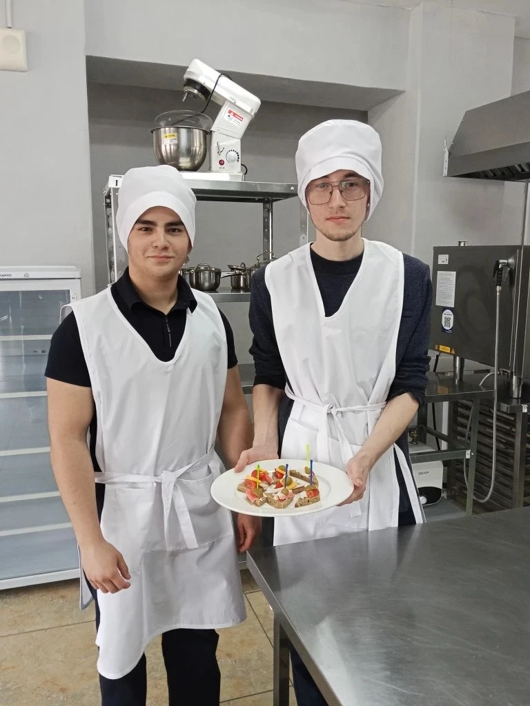 Сегодня наши девятиклассники «примерили» будущее на вкус и на ощупь 🖐⚒  В Дальнереченском технологич