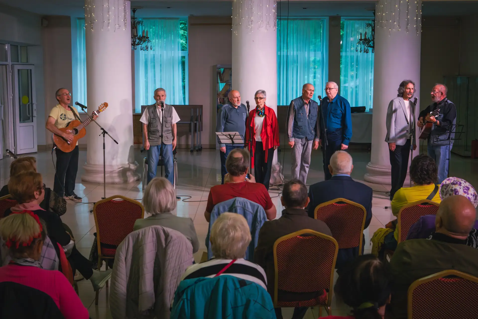 Вечер — время добрых встреч, а в нашем случае — ещё и музыкальных 🎶

18 июня состоялся концерт «Лет