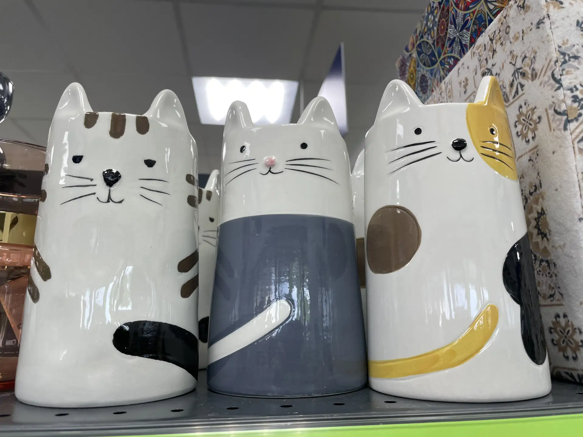 Вот такие шикарные вазы в фикс прайсе увидела😺