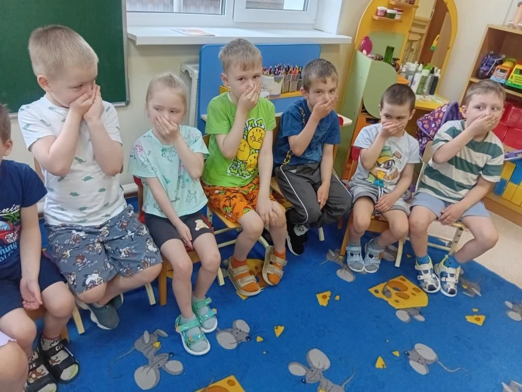 С ребятами старшей группы была проведена беседа о пожарной безопасности. Ребята очень в...