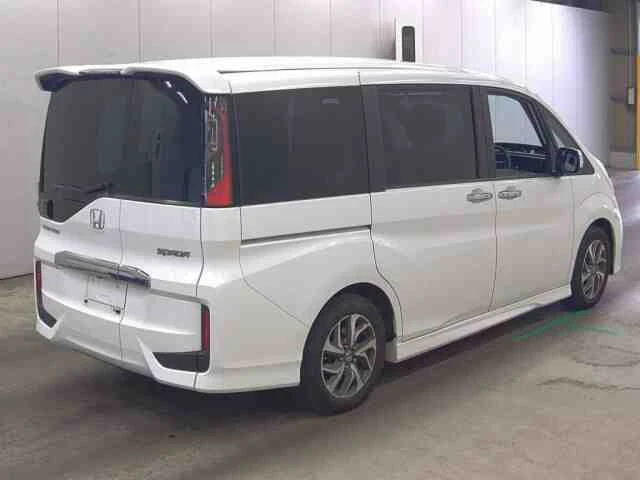🚗 Honda Stepwgn Spada (RP3) 2015  В наличии в Японии 🇯🇵 📍 Стоимость под ключ до Владивостока  Характ